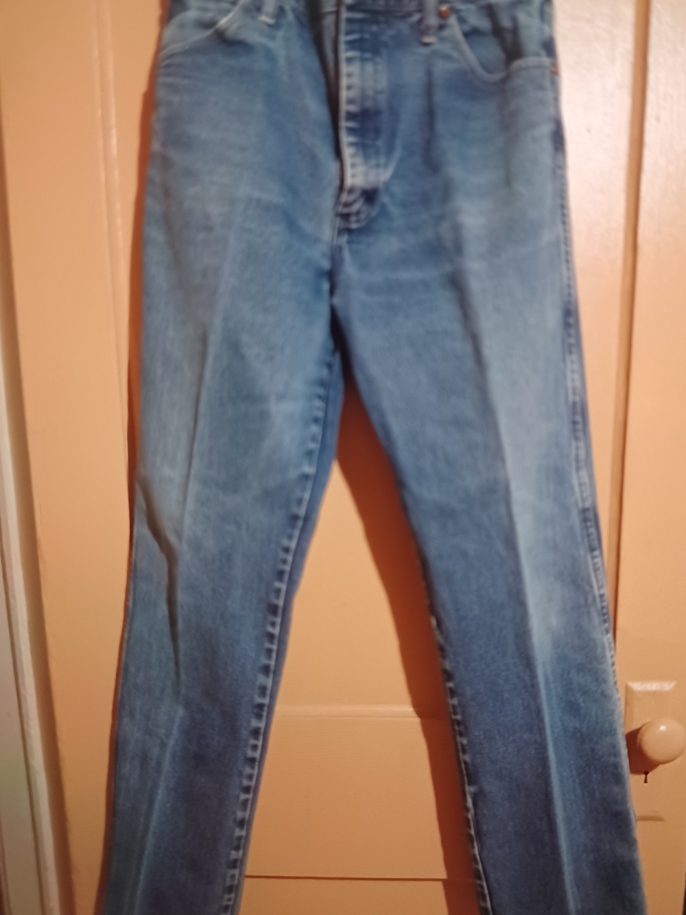 Wrangler Men's Faded Blue Straight Jeans